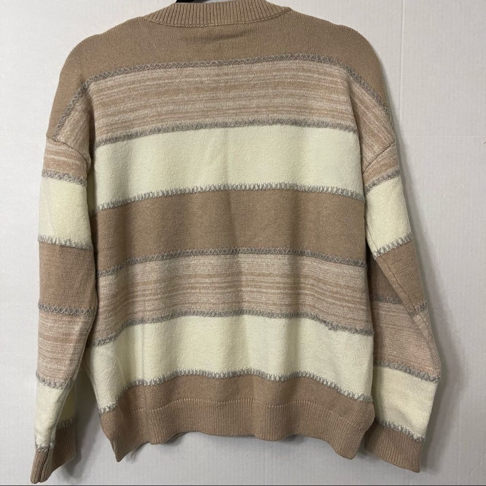 Hem and thread women’s sweater - Picture 11 of 15